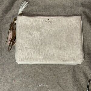 Kate Spade New York Larchmont Ave Taupe Leather Pouch WLRU2736